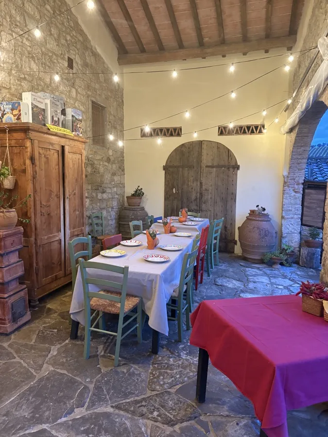 Tavola apparecchiata per una cena a Il Vichiaccio