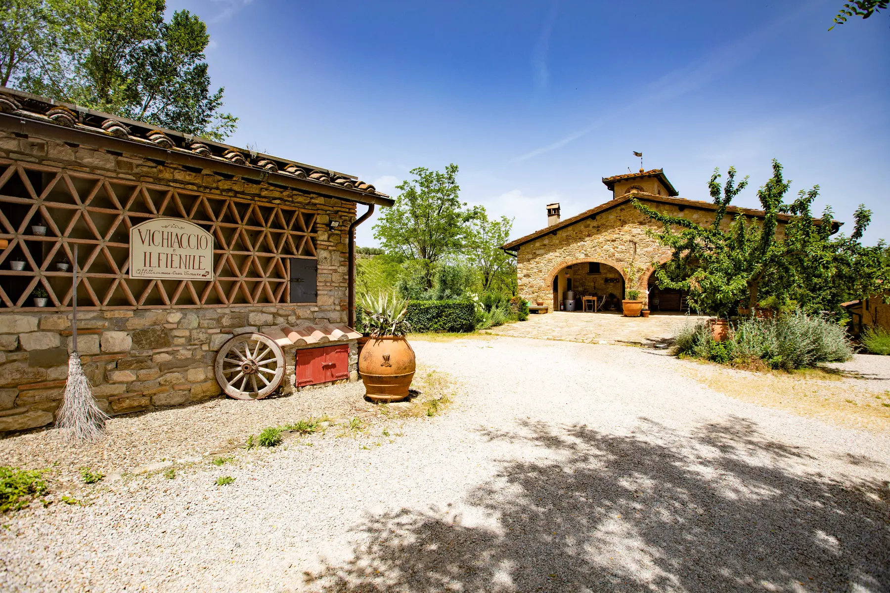 Ingresso al borgo di Vichiaccio